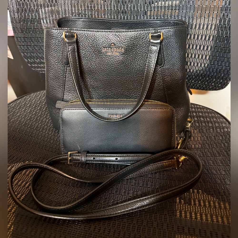 Kate Spade Matching Tote/crossbody & Wallet set in Black